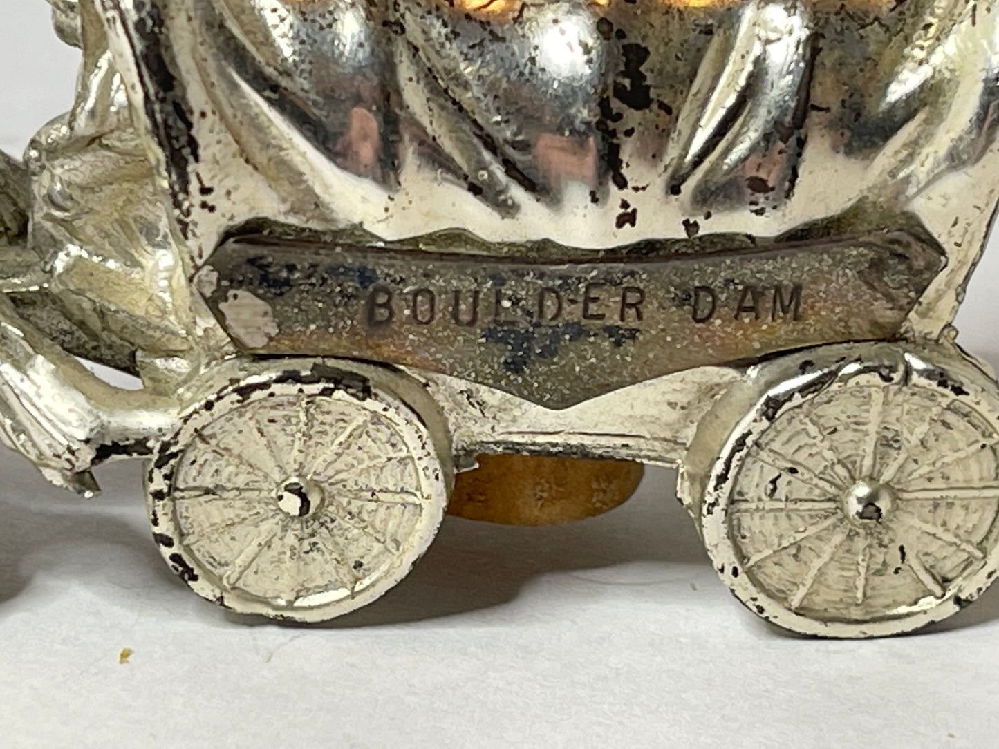 Horse drawn covered wagon salt and pepper shakers