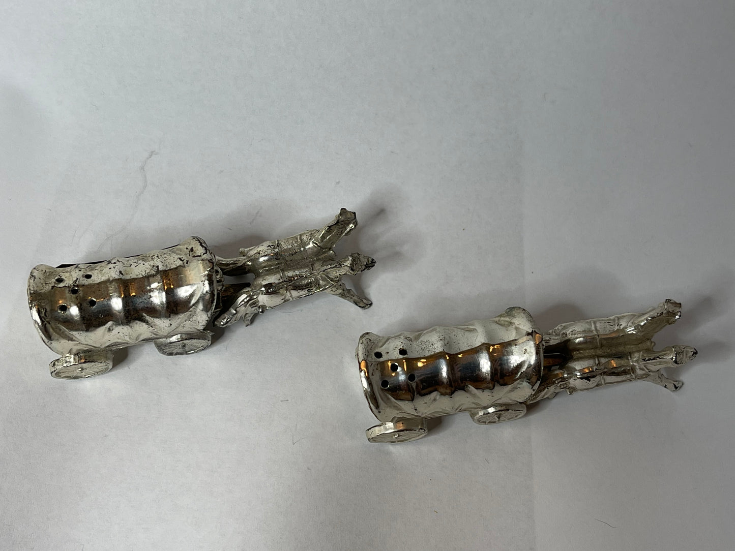 Horse drawn covered wagon salt and pepper shakers