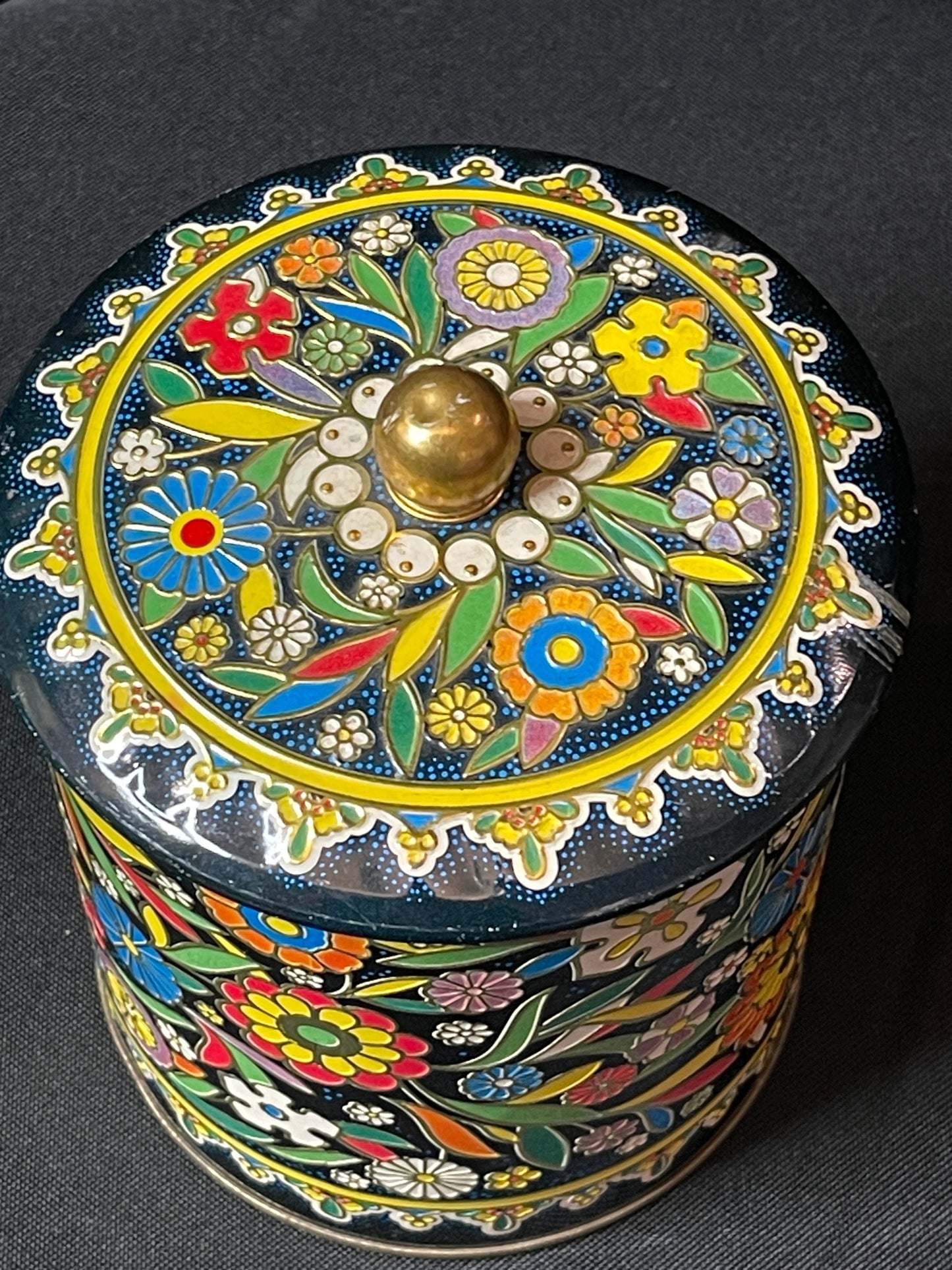 Daher Colorful Tin