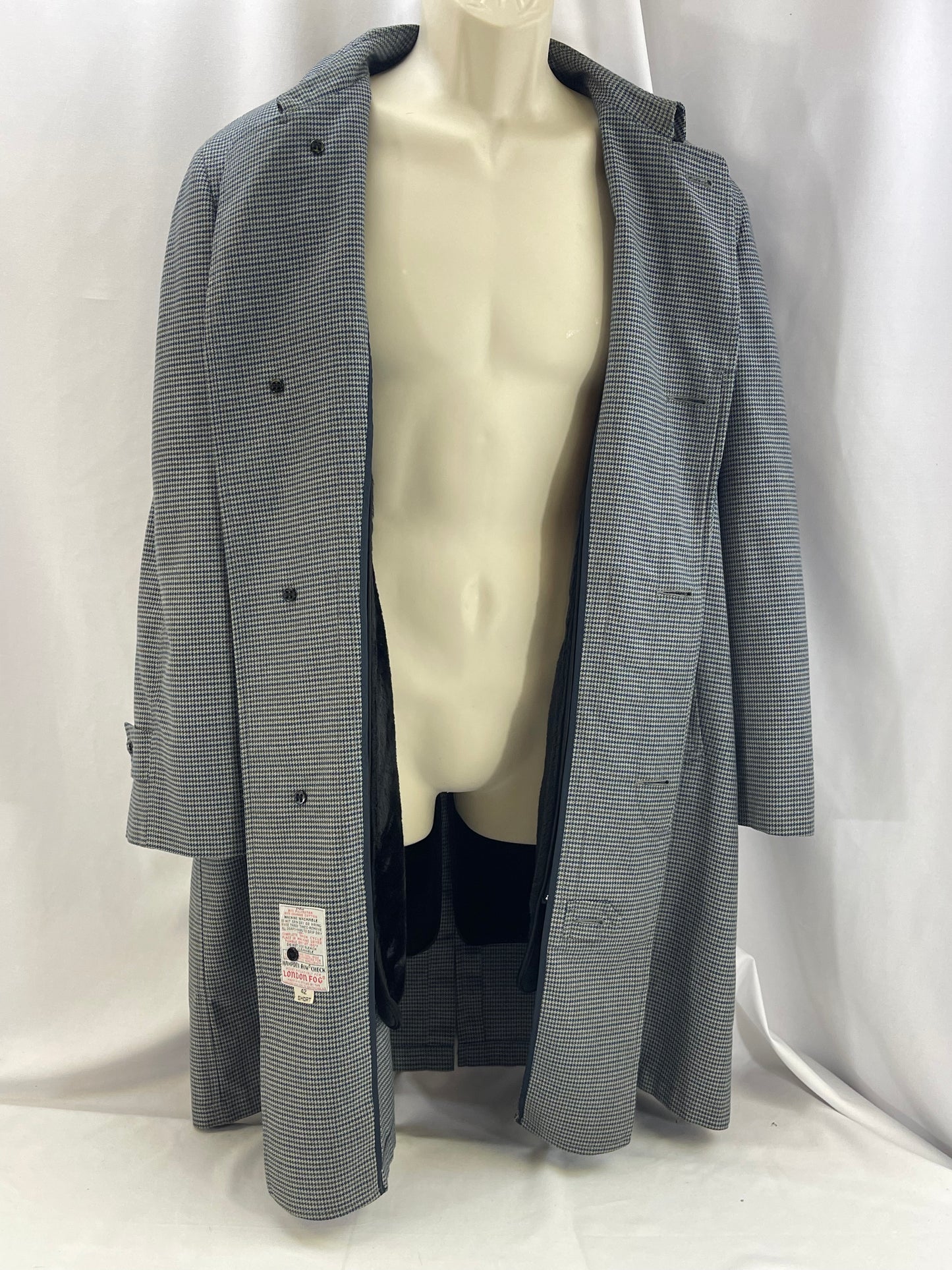 London Fog Overcoat 42 Short