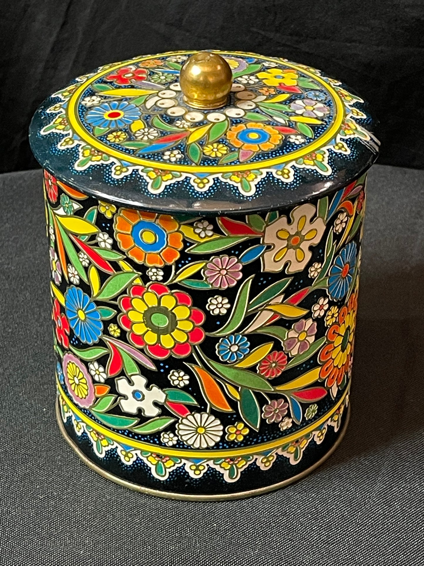 Daher Colorful Tin