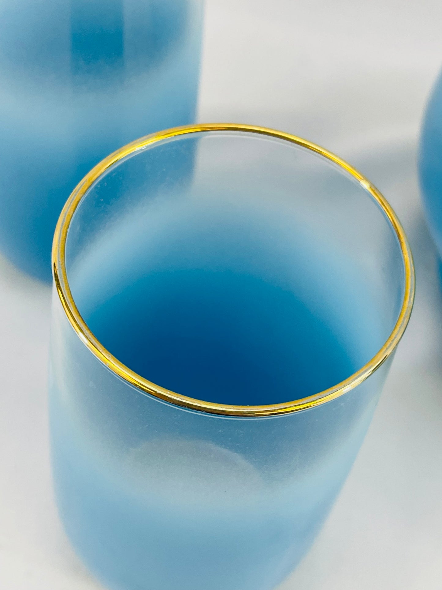 Blue Blendo Pitcher & 4 Glasses