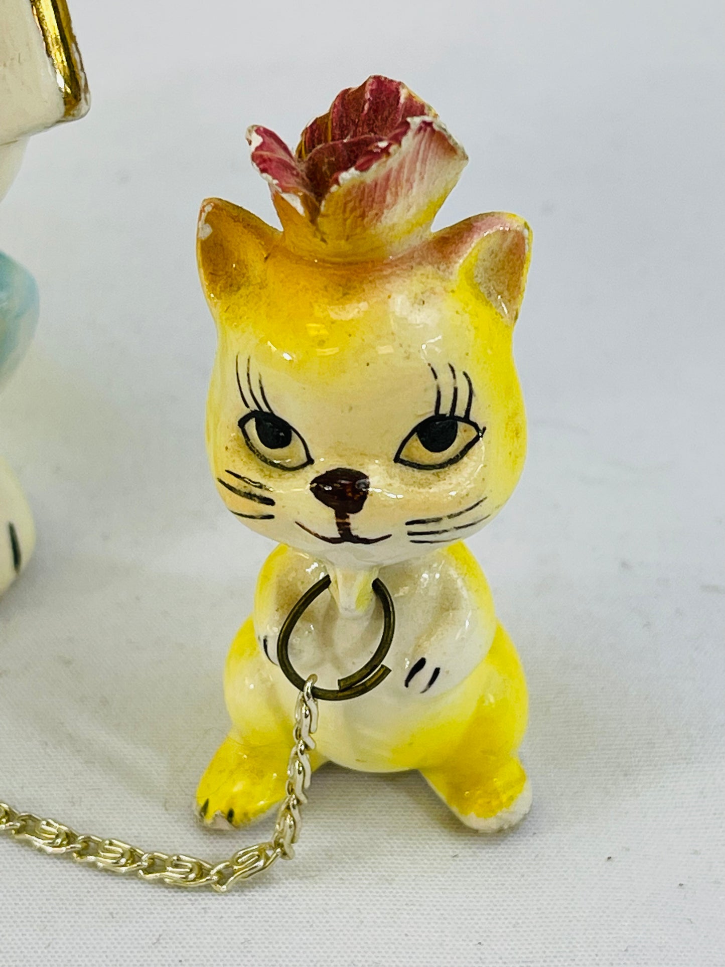 Armartcreation Yellow Cat with Kittens Figurines