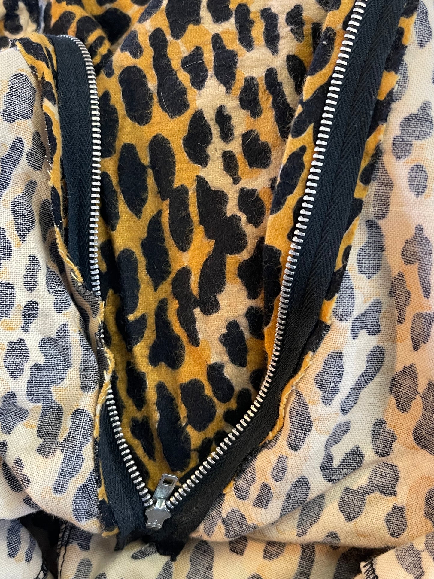 Kermess Leopard Capri Pants