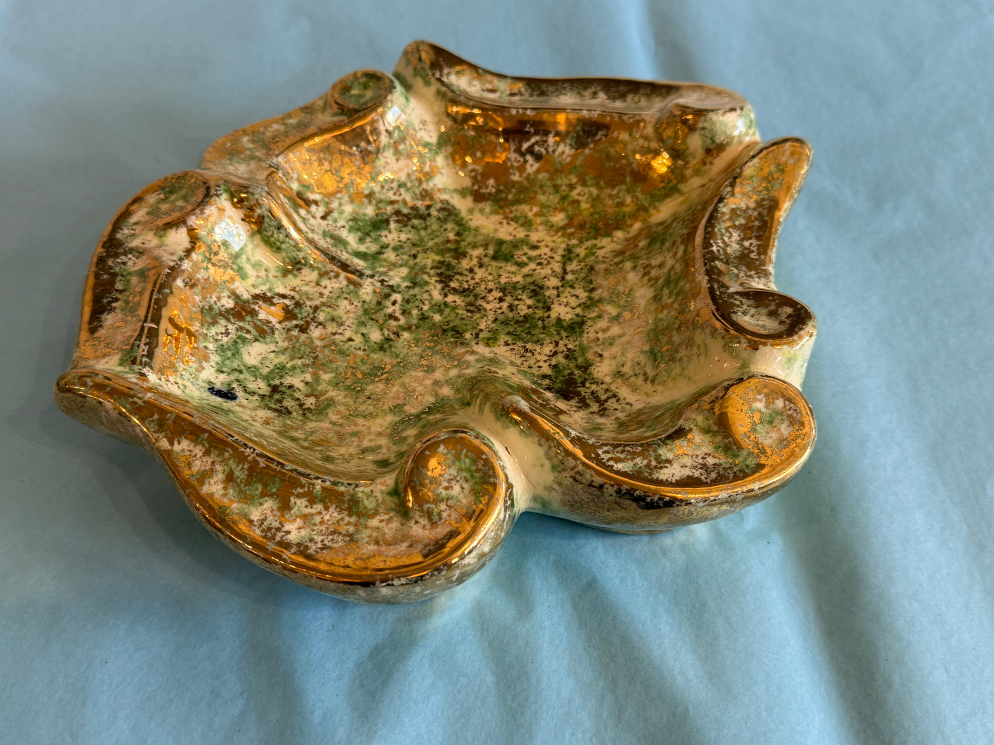 Yona ashtray