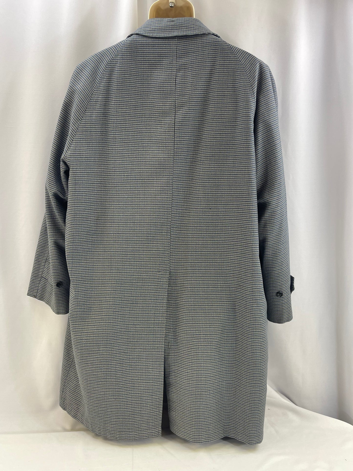 London Fog Overcoat 42 Short
