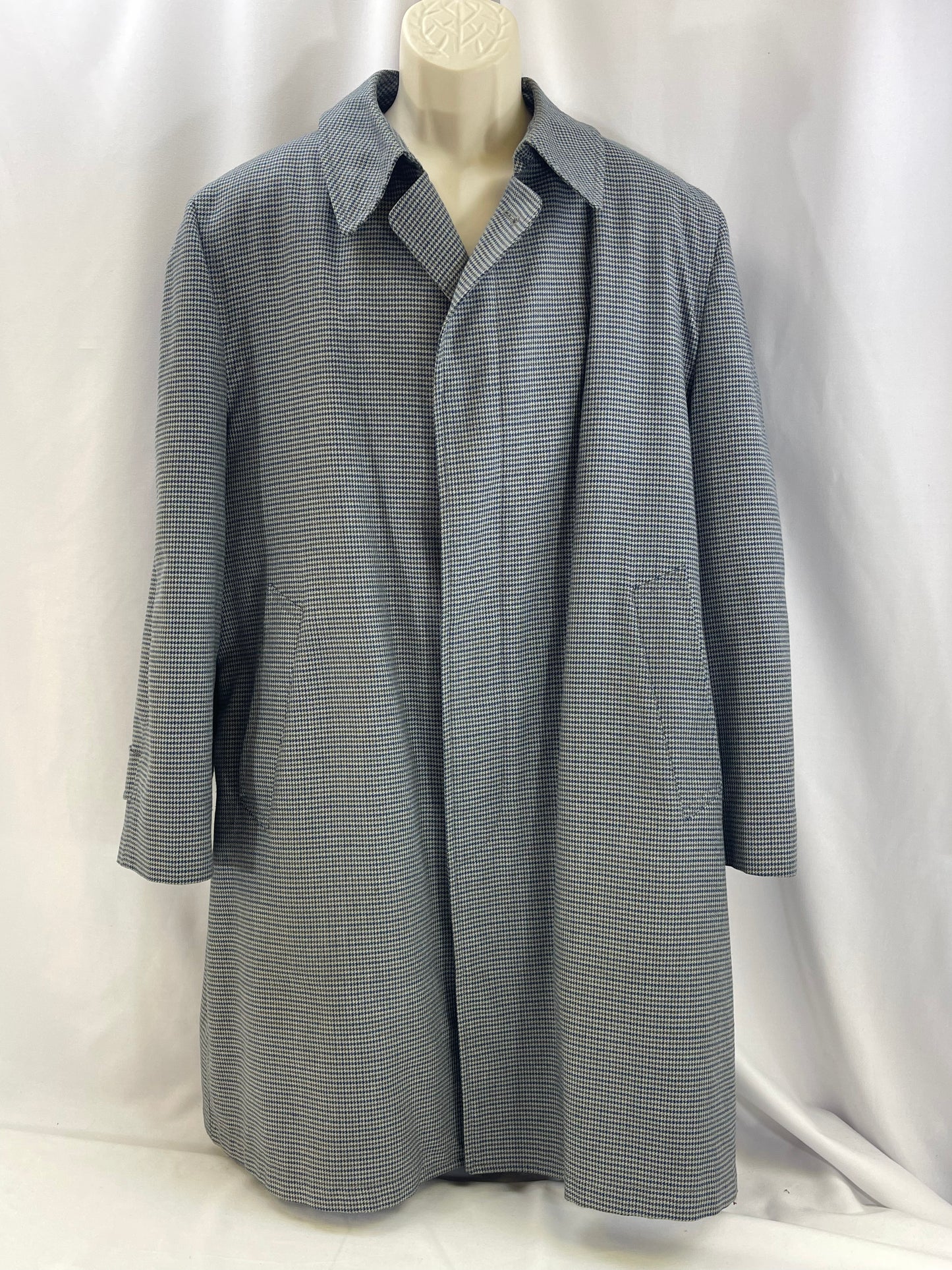 London Fog Overcoat 42 Short