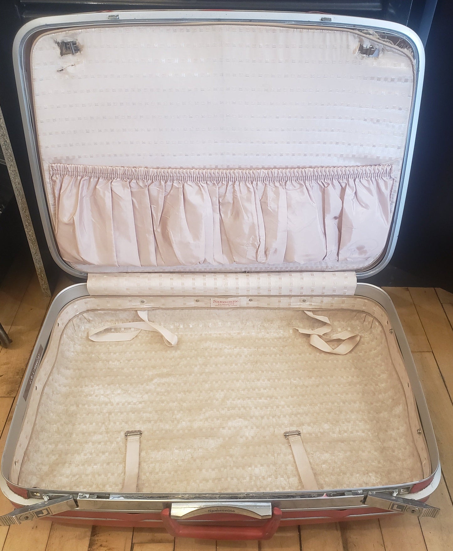 Red Samsonite Hard  Suitcase Set