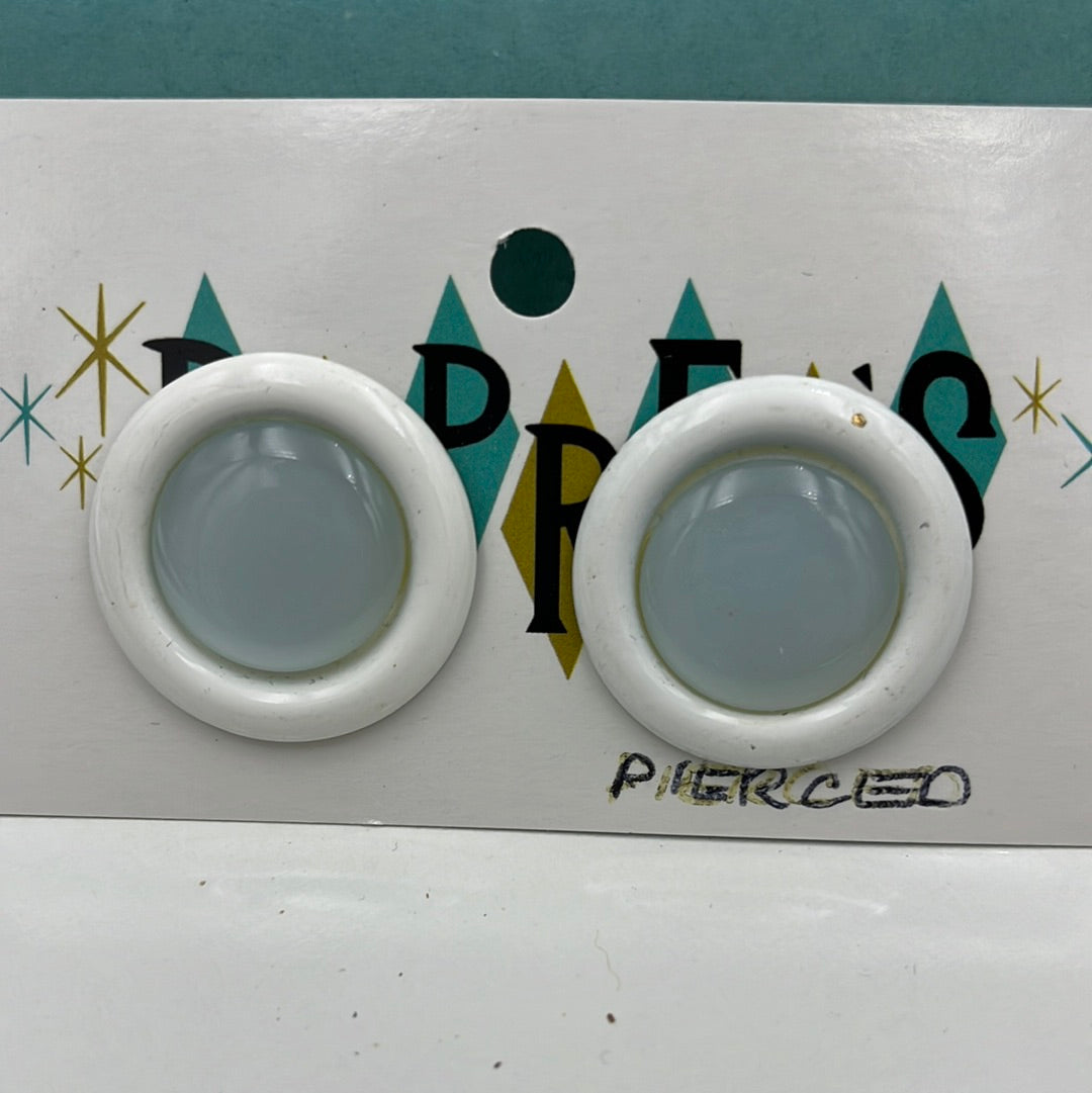 Round pierced earrings
