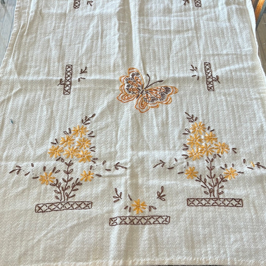 Ivory table runner with embroidery