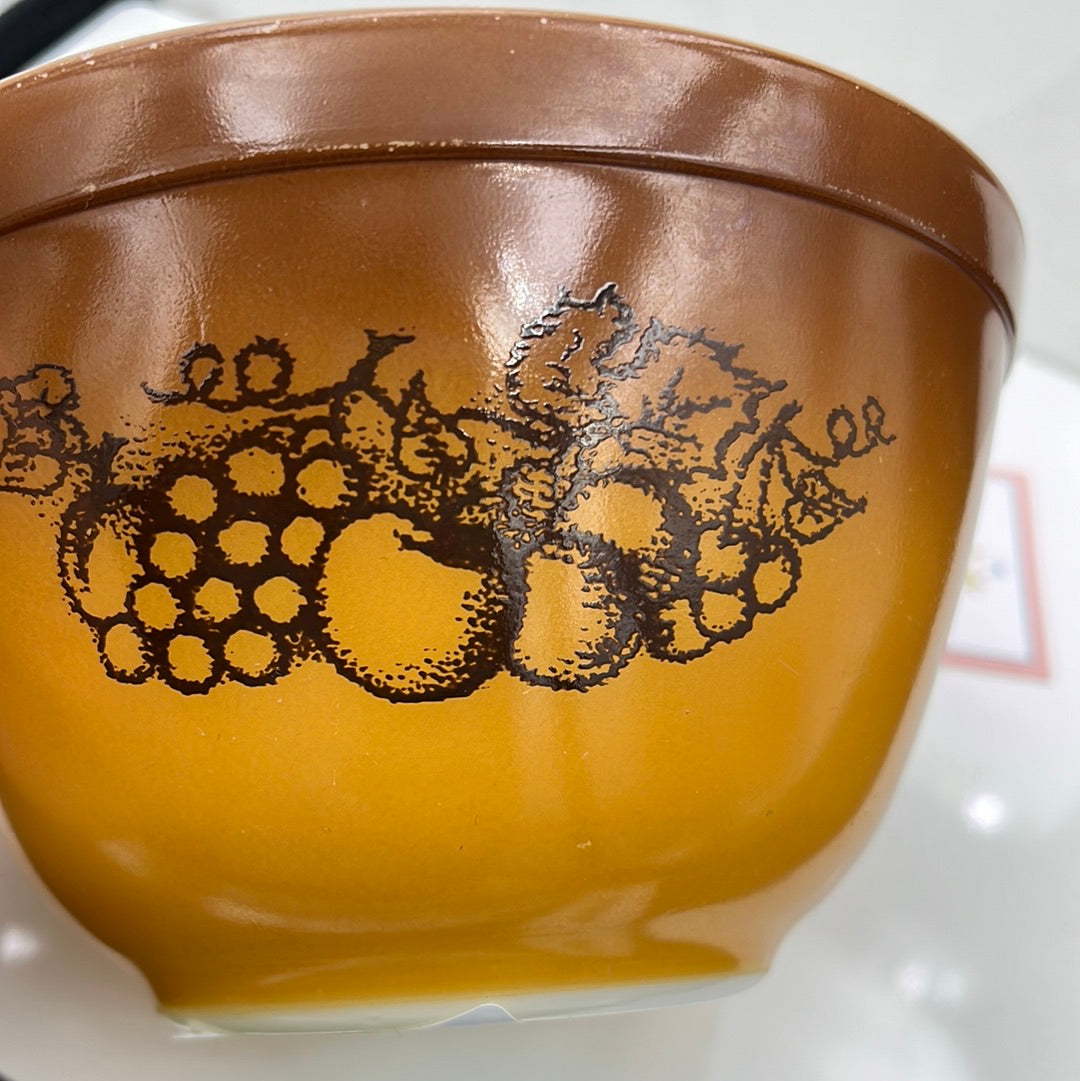 Pyrex Old Orchard Bowl
