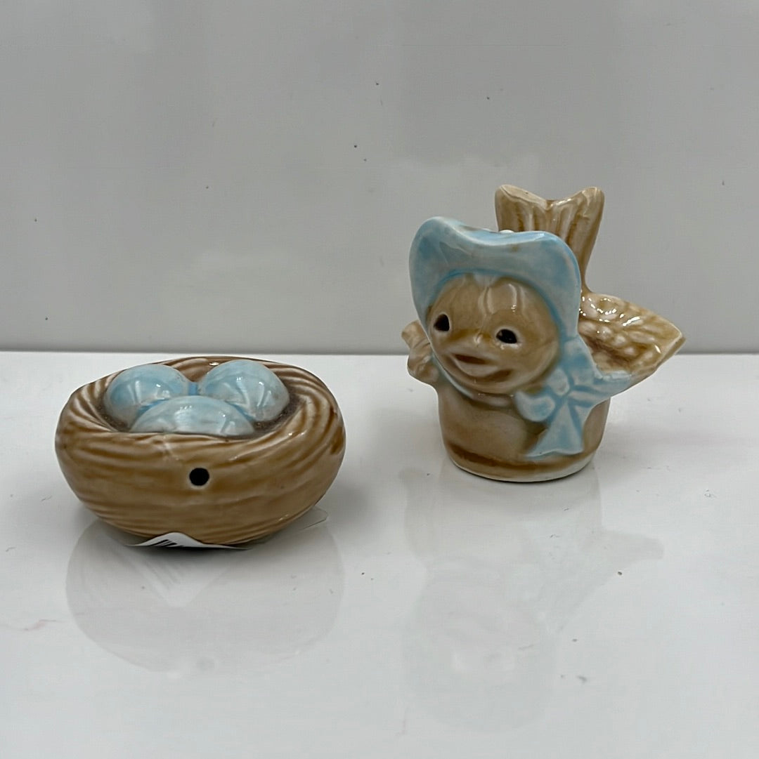 Bird and nest of eggs salt and pepper shaker