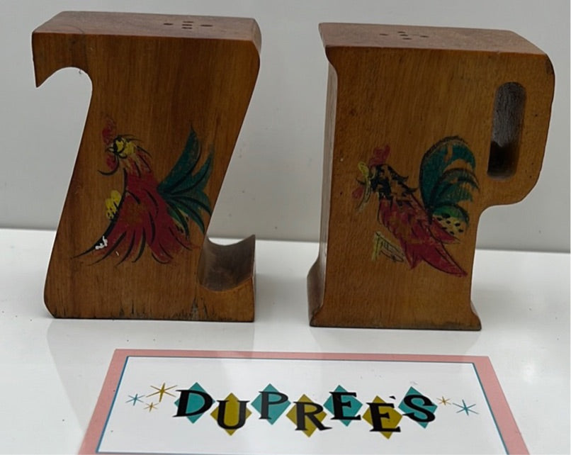 Wood salt and pepper shaker
