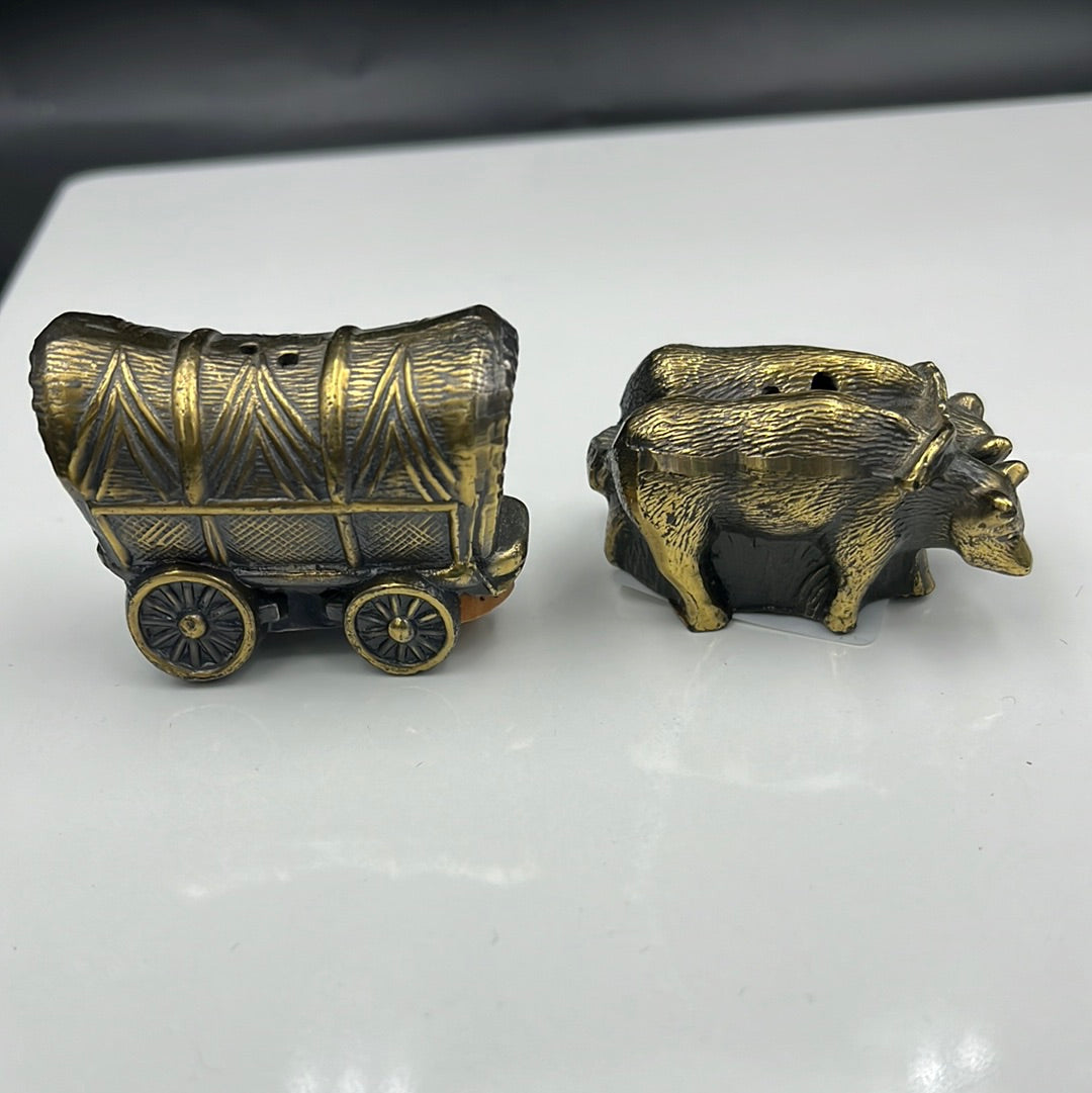 Covered wagon salt and pepper set