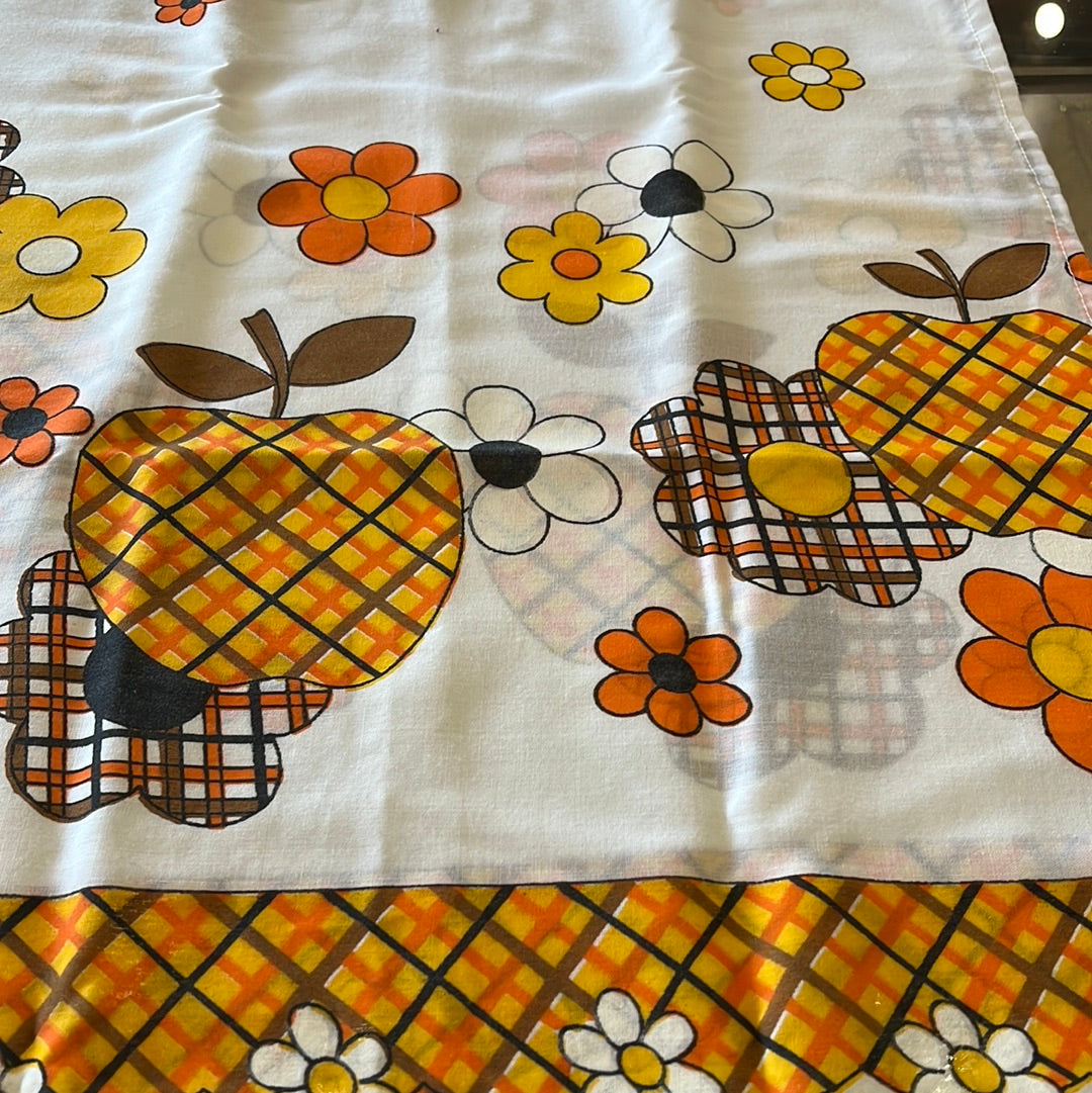 2 curtain panels