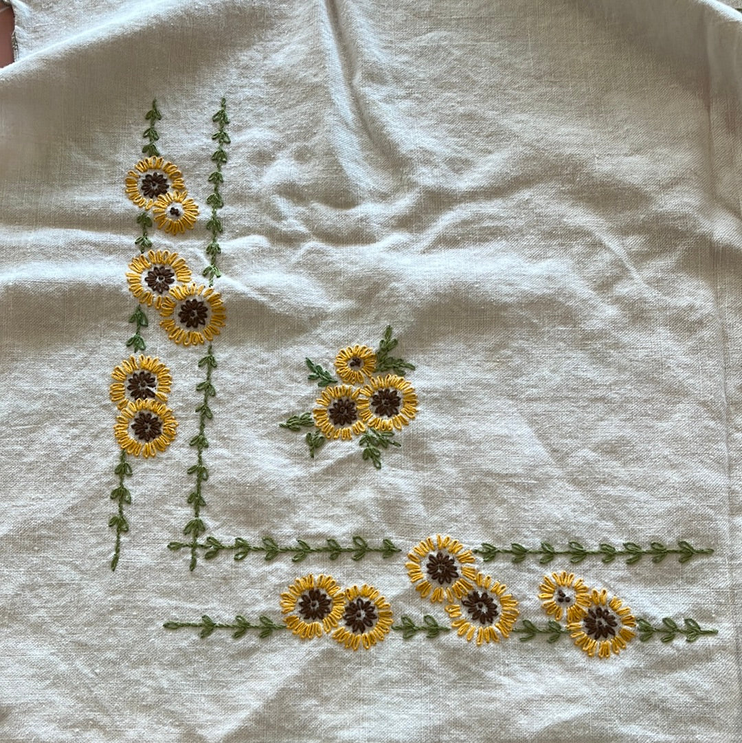 Embroidered rectangle tablecloth