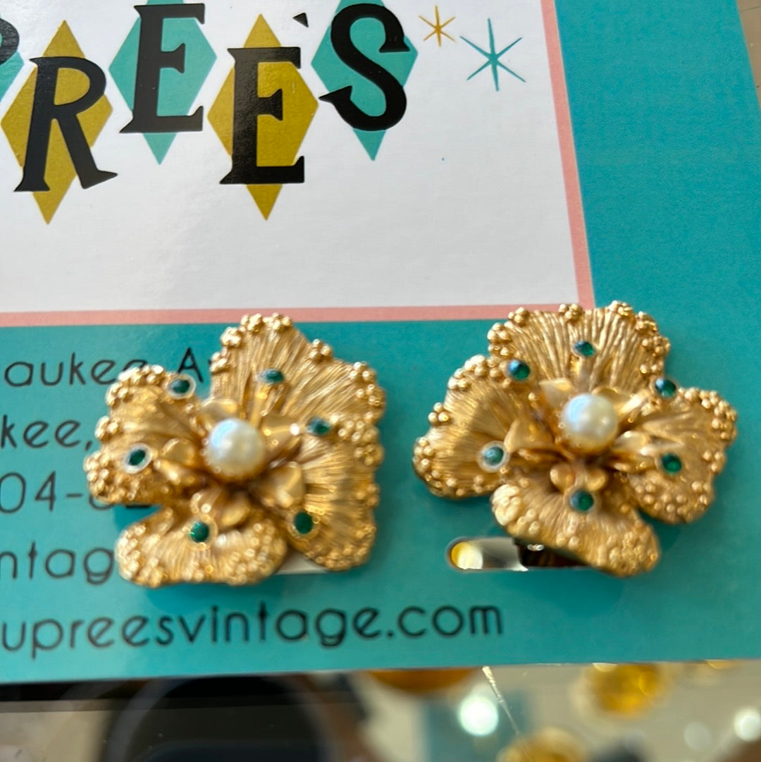 Sarah Coventry “Splendor” brooch & clip earrings