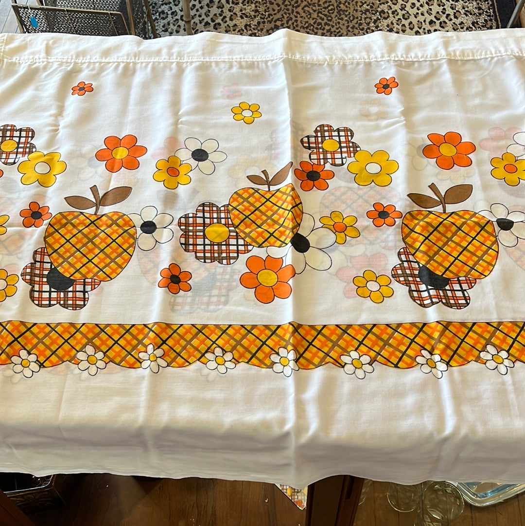 2 curtain panels