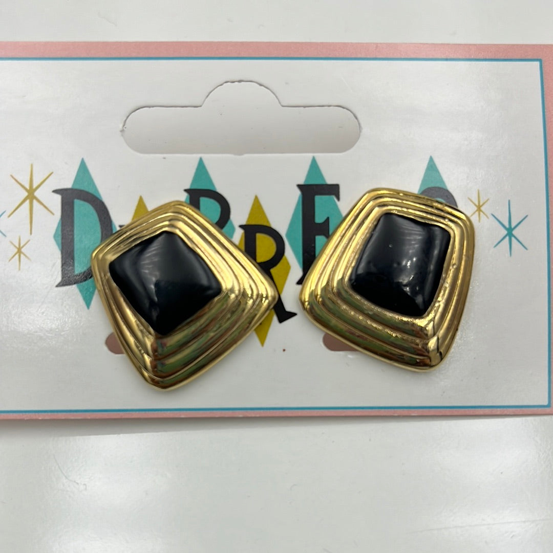 Gold asymmetric clip on earings