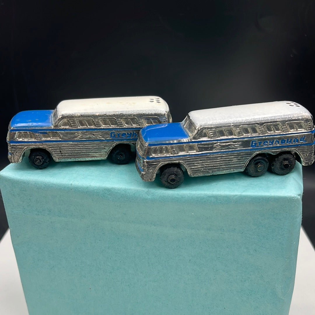Greyhound bus salt and pepper shakers