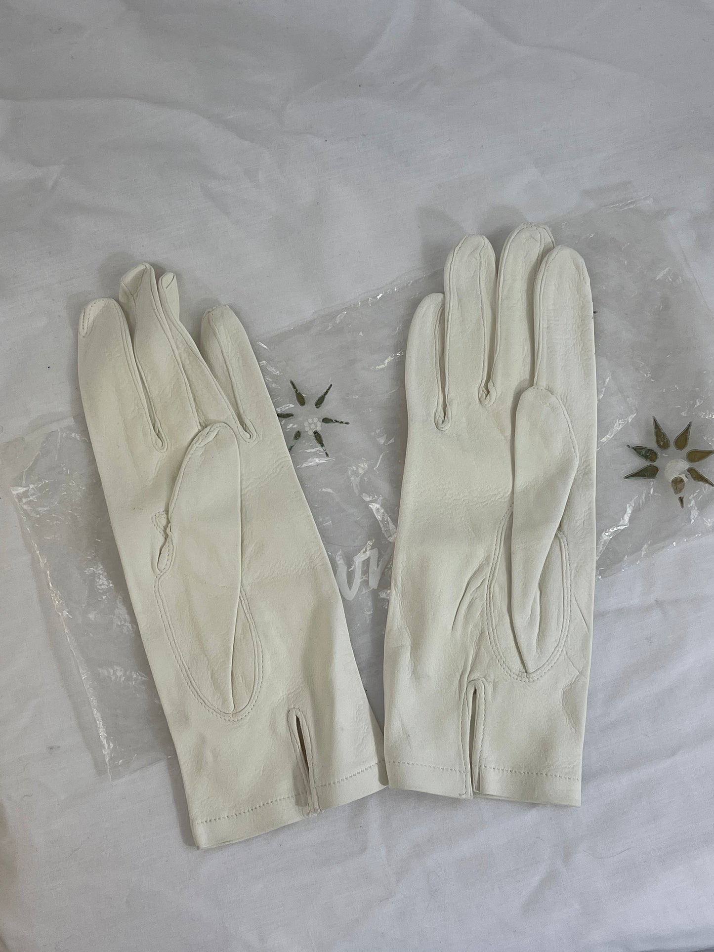 White NOS Fownes Leather Gloves