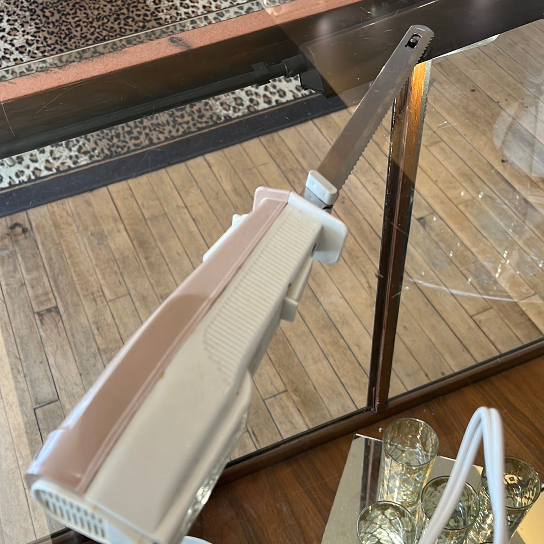 “Carvemaster” electric carving knife by Roto-Broil