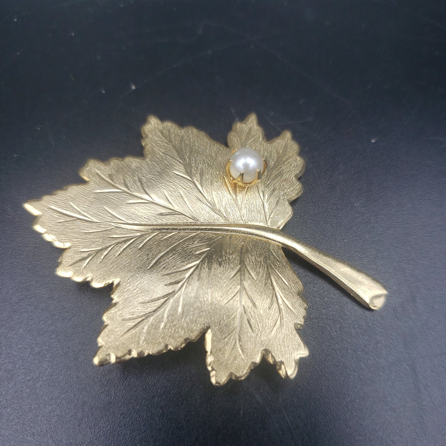 Sarah Coventry Whispering Leaf broach
