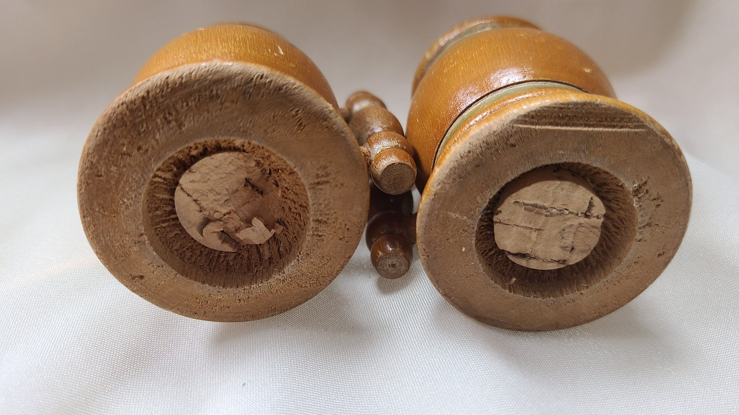 Retro Wooden Stein Salt And Pepper Shaker Set
