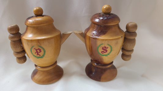 Vintage Wooden Chicago Teapot Salt and Pepper Shaker Set