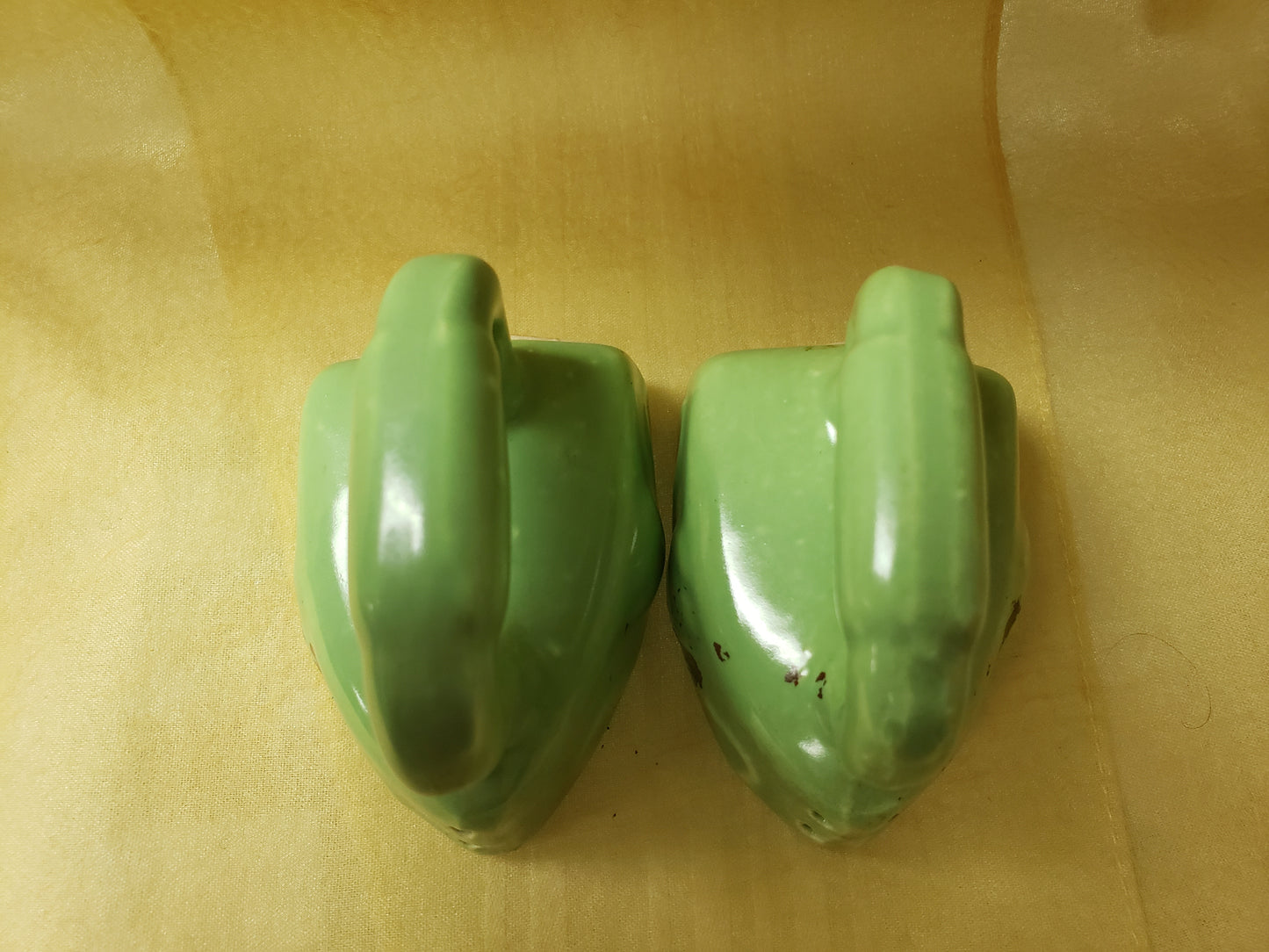 Ceramic Iron Shaker Set