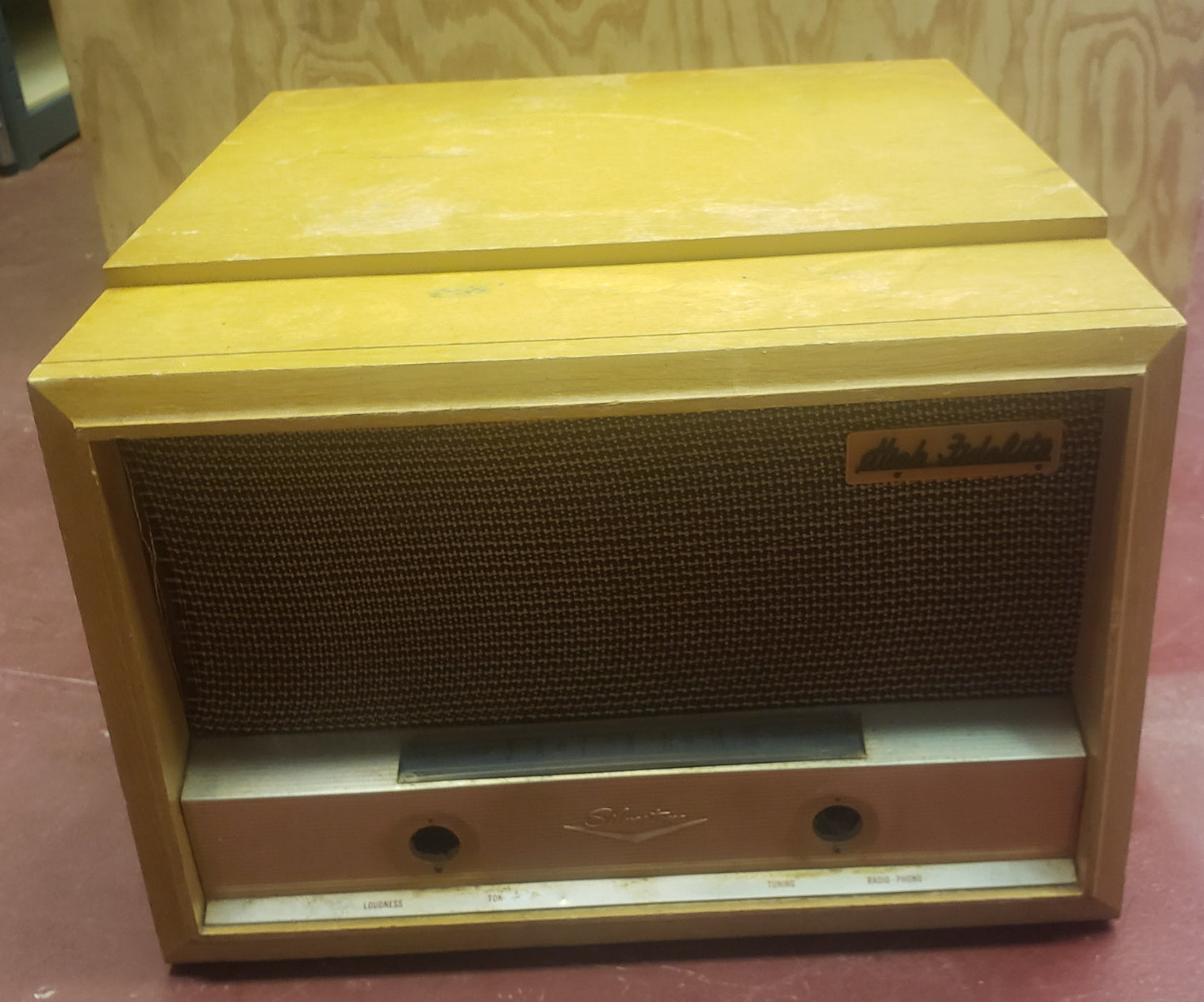 Silvertone Turntable Case