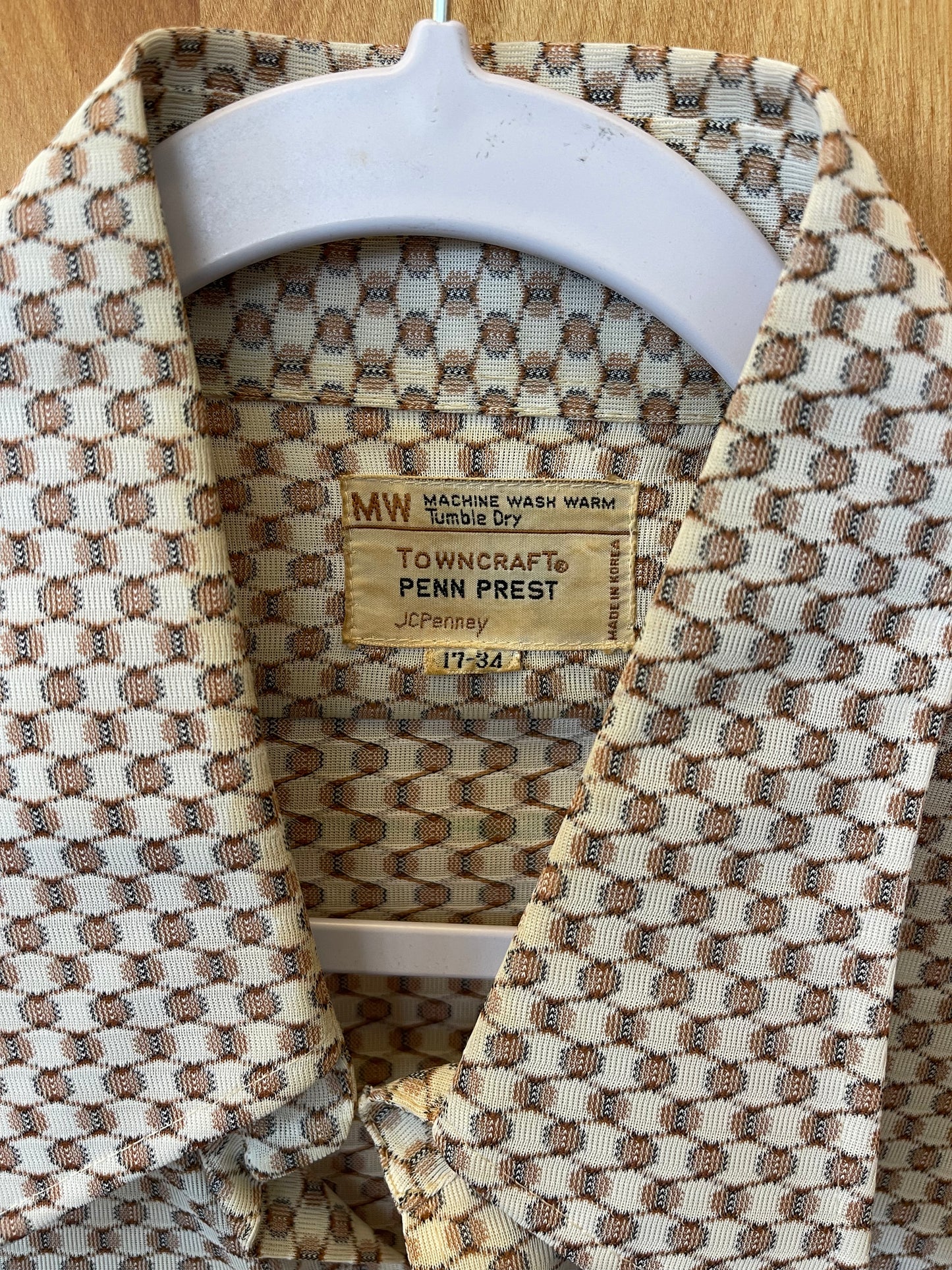 Men’s dagger collar shirt