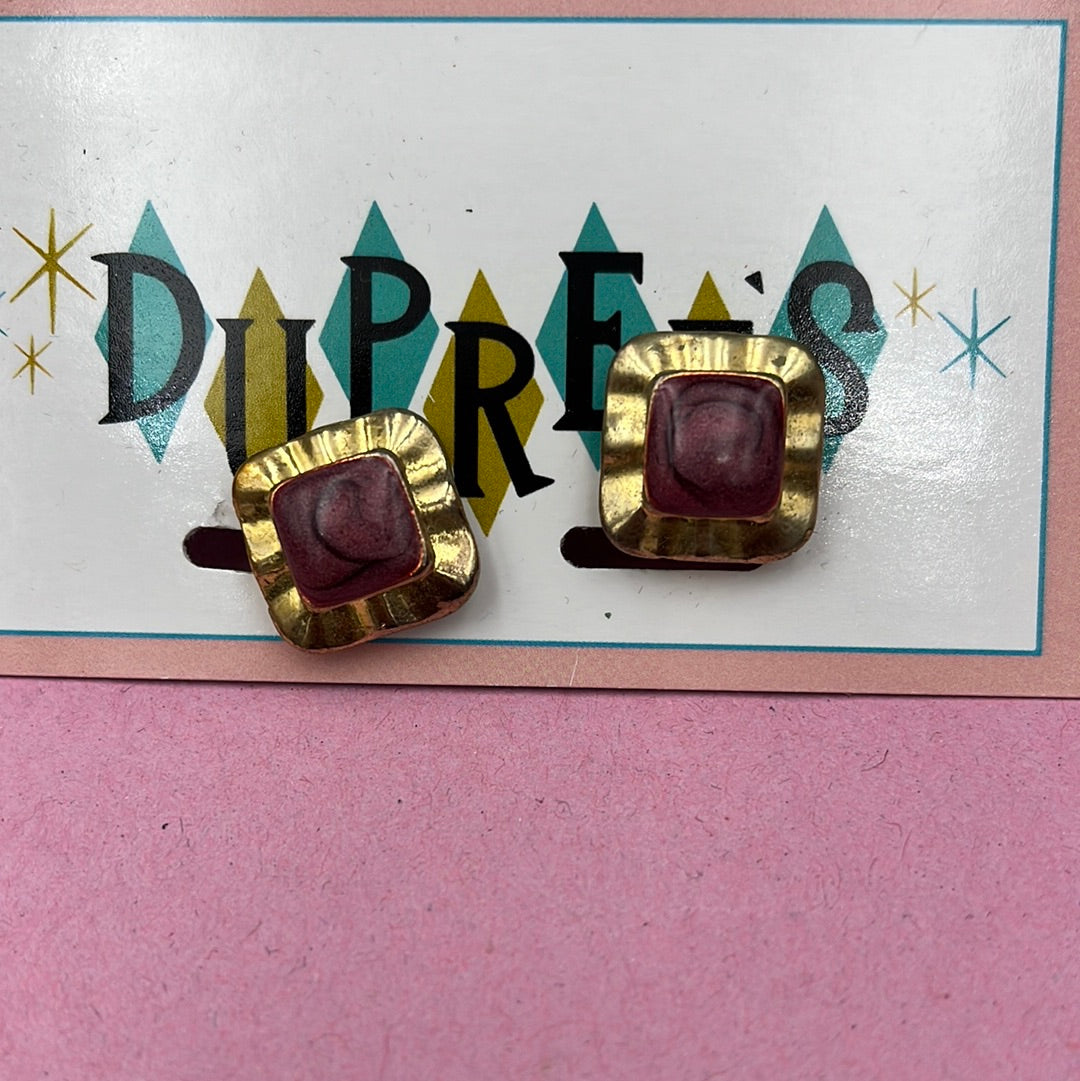 Gold square clip on with brown center clip on earring