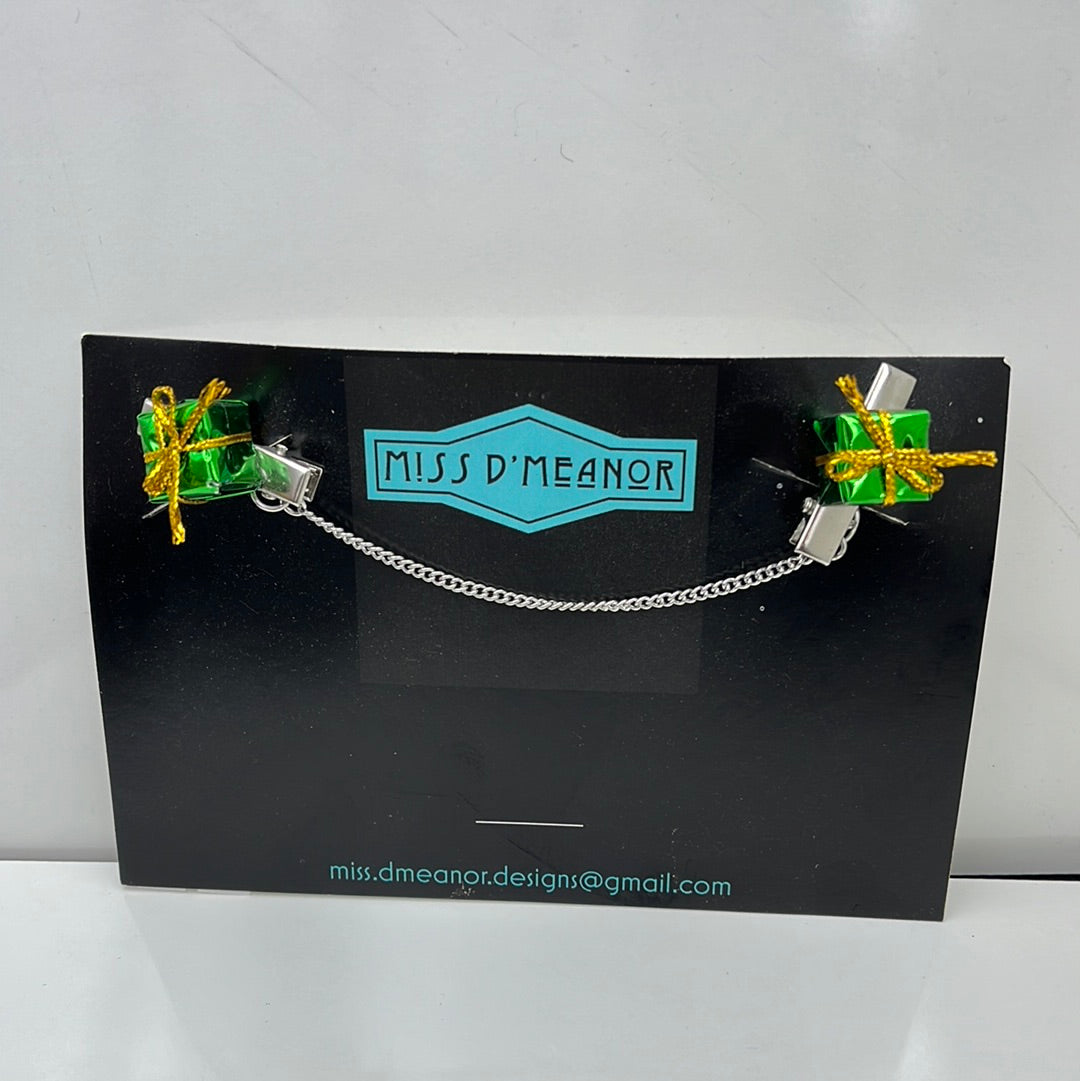 Green Gift Sweater clip