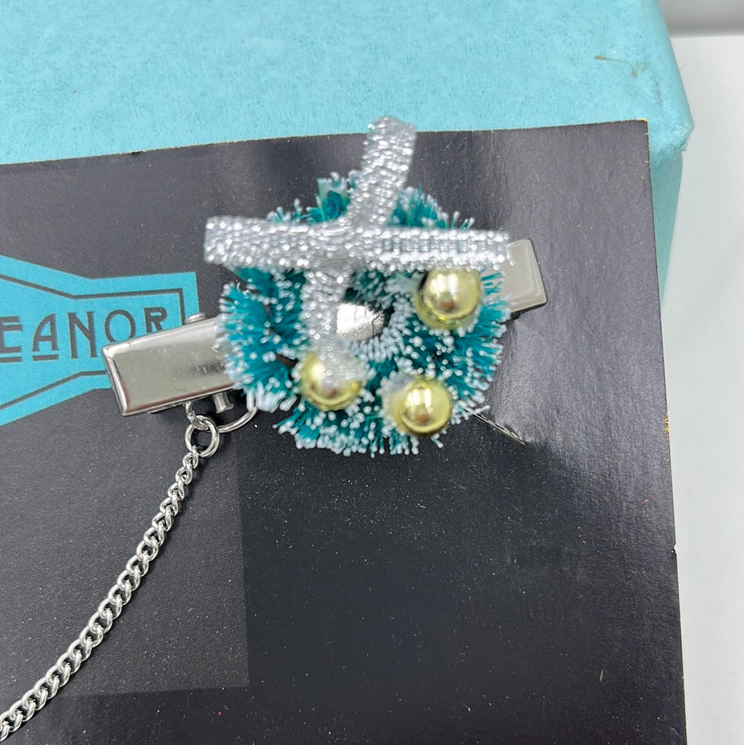 Mini Wreath Sweater Clip
