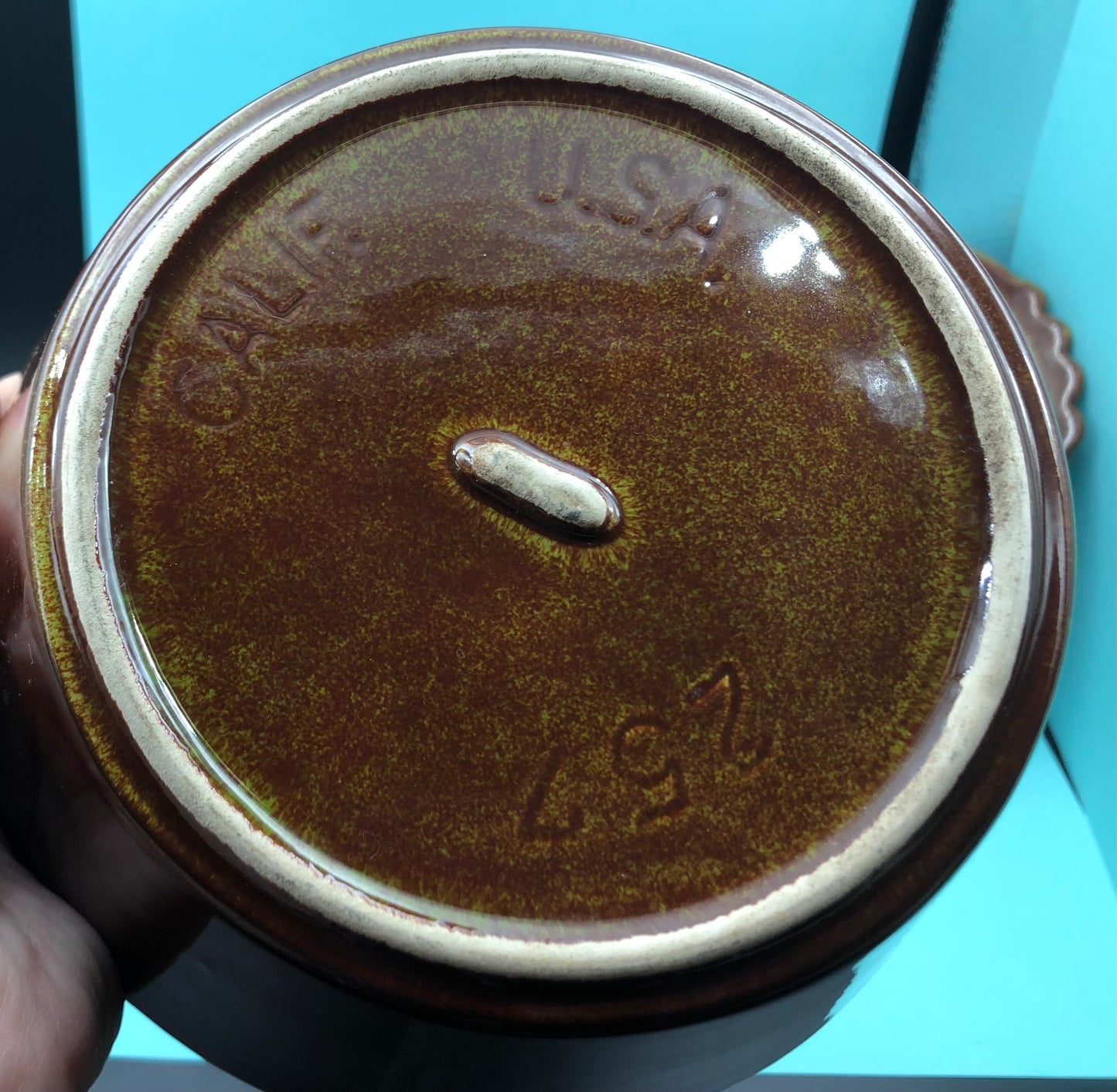 Ceramic round covered dish