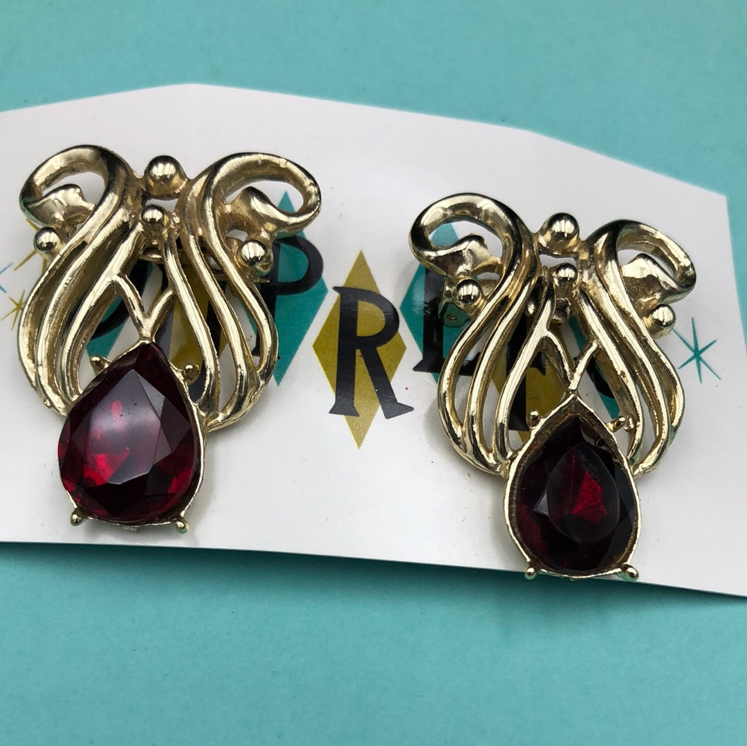 Gold and Garnet brooch set
