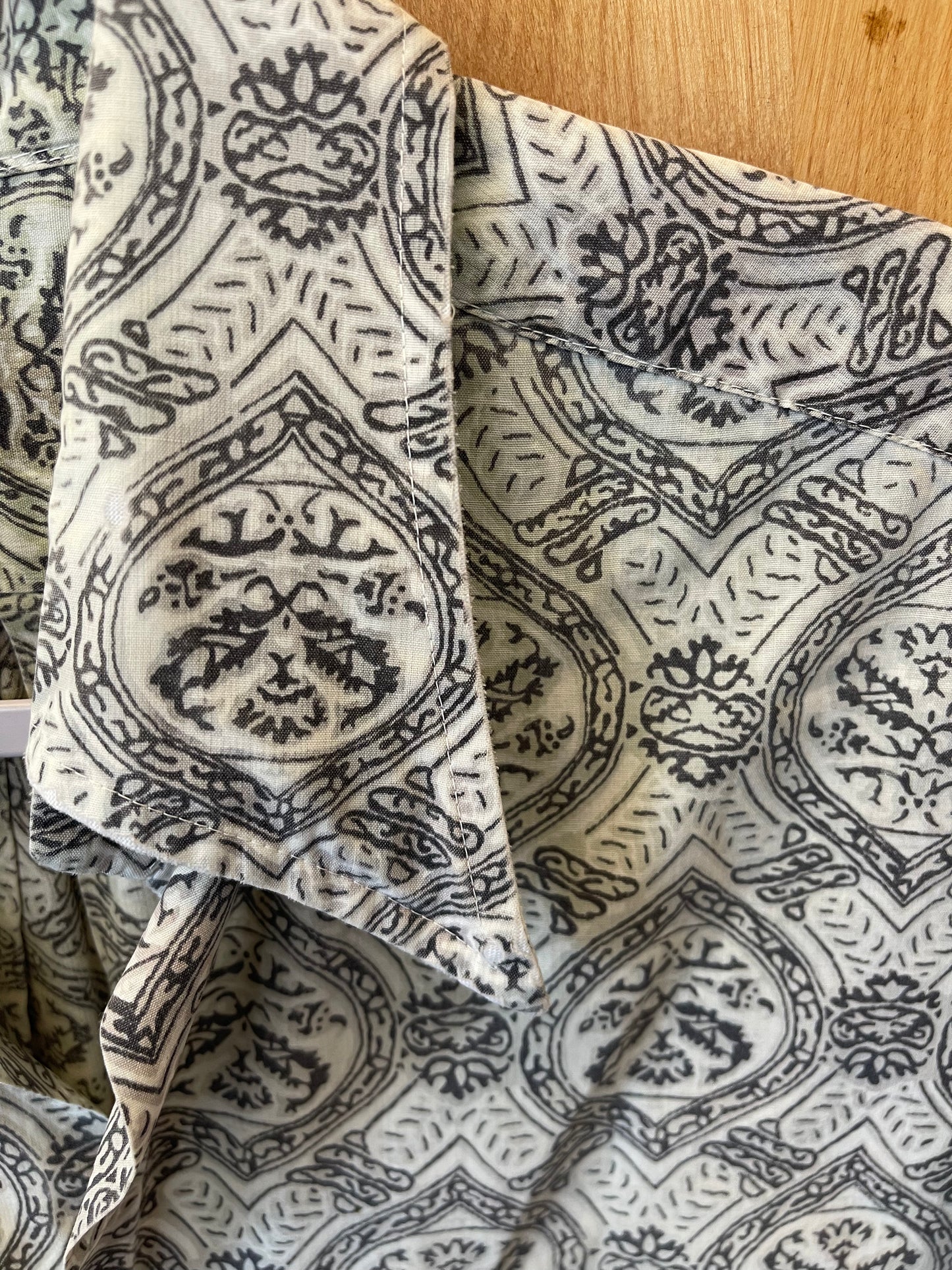 Men’s dagger collar shirt