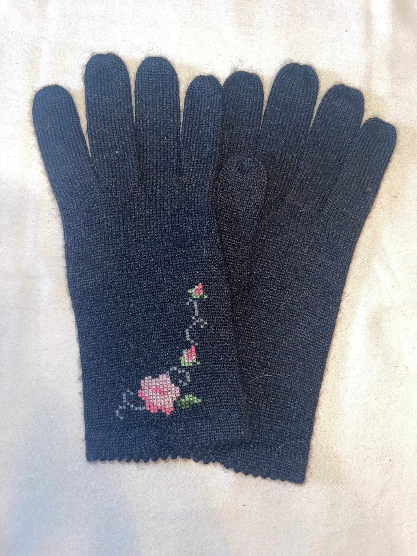 Black Embroidered Knit Gloves