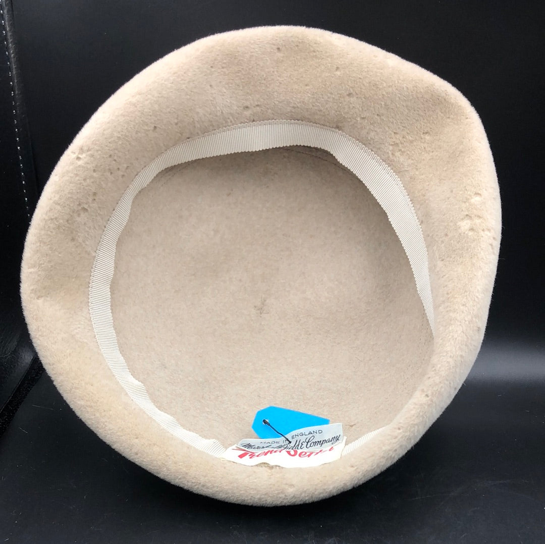 Taupe beret