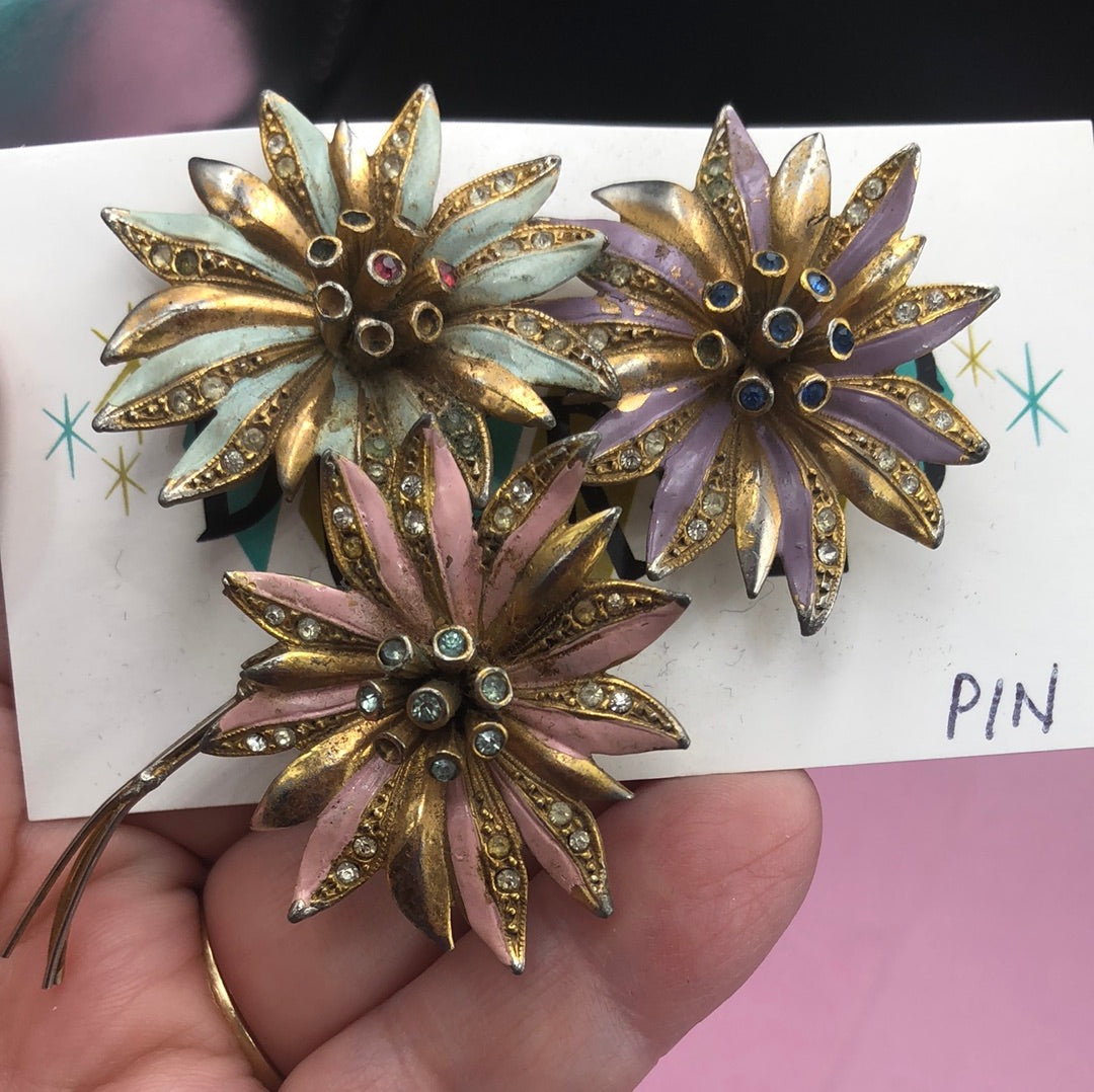 Gold/Pastel floral bouquet brooch