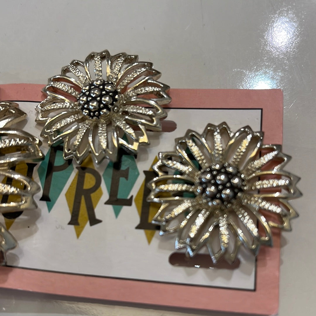 Sarah Coventry brooch & earring set
