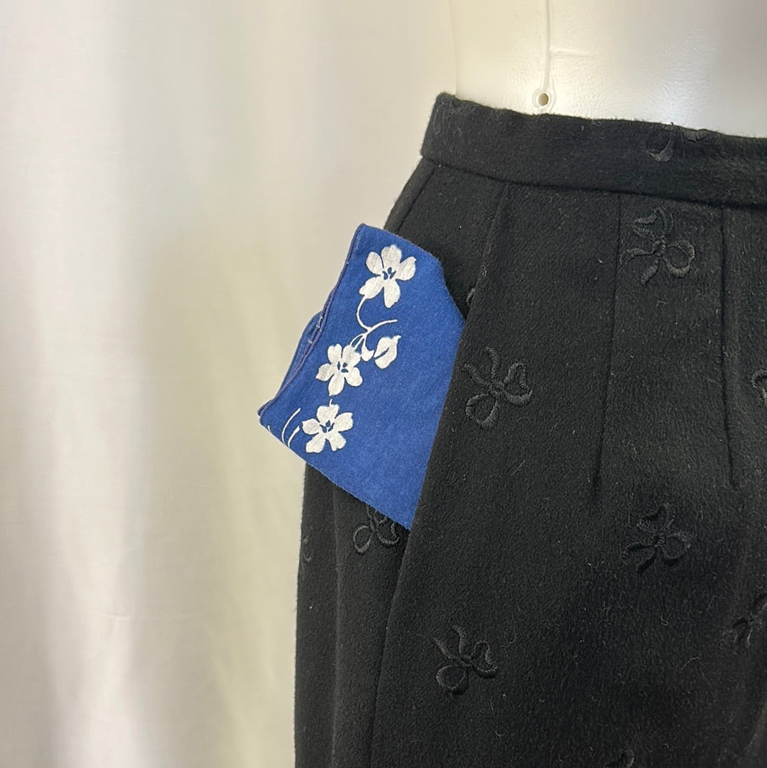 Black Wool Straight Skirt with Bows Embroidered