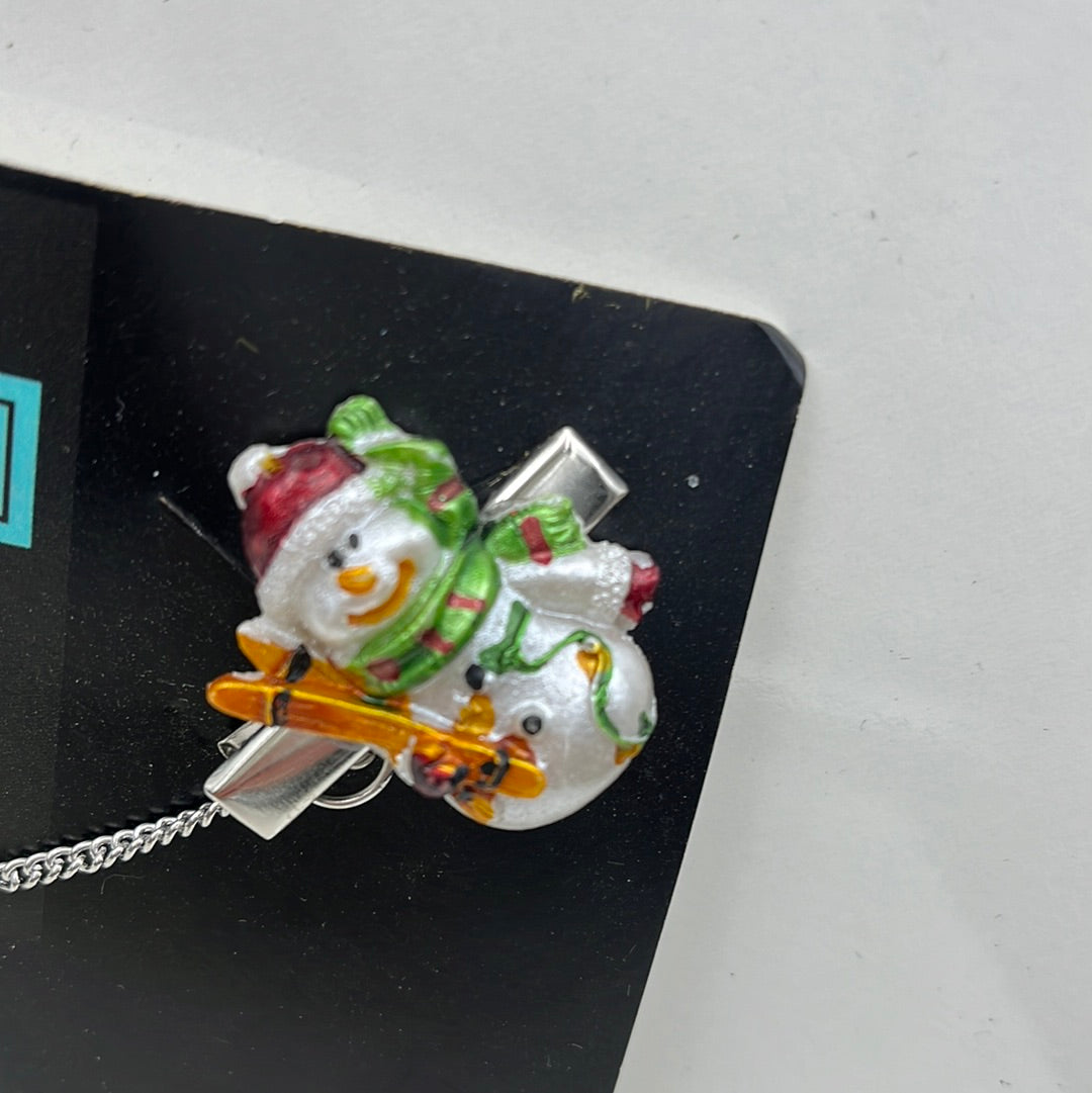 Skiing Snowman sweater clip