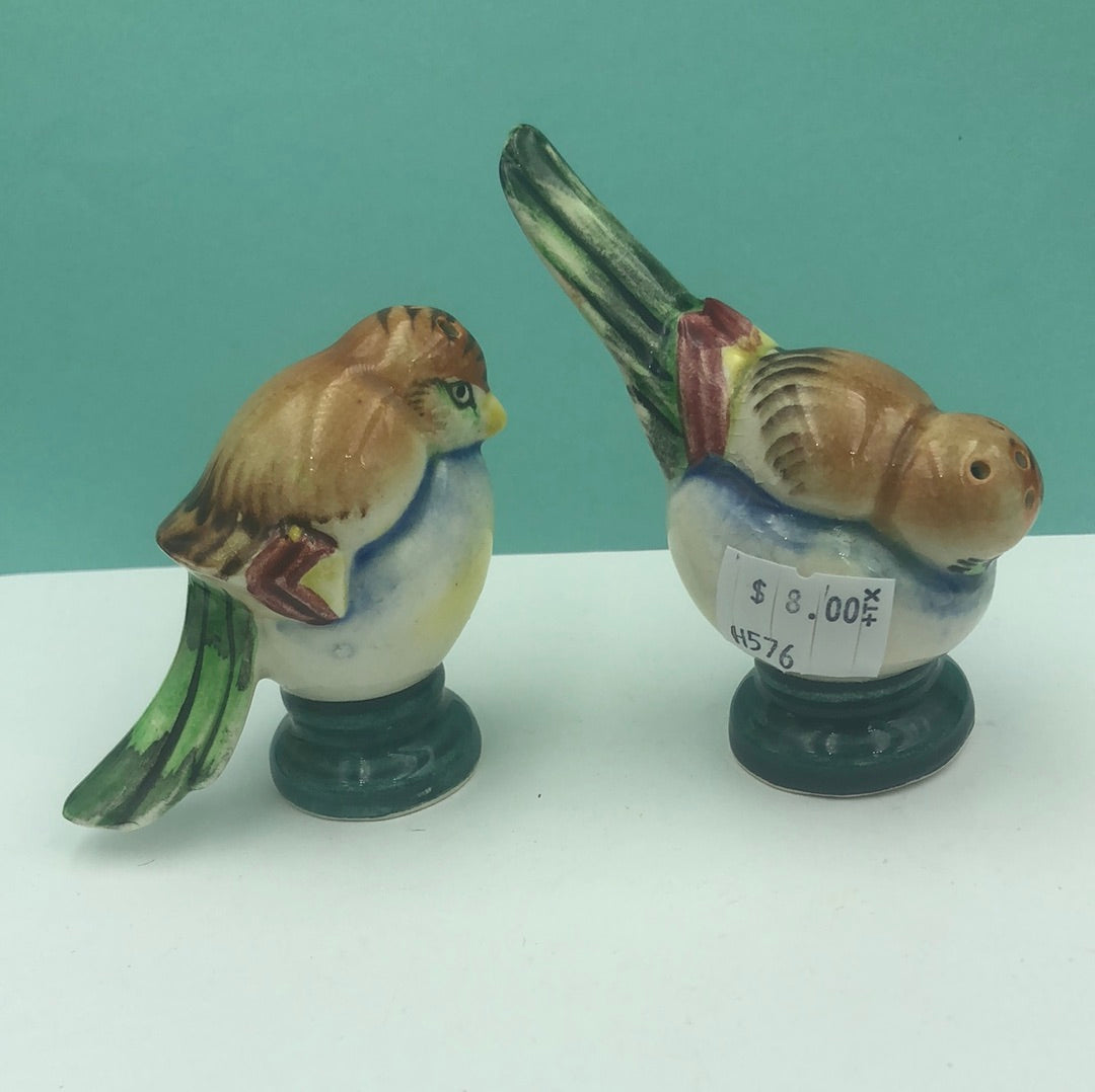 Tree sparrow footed salt and pepper shakers