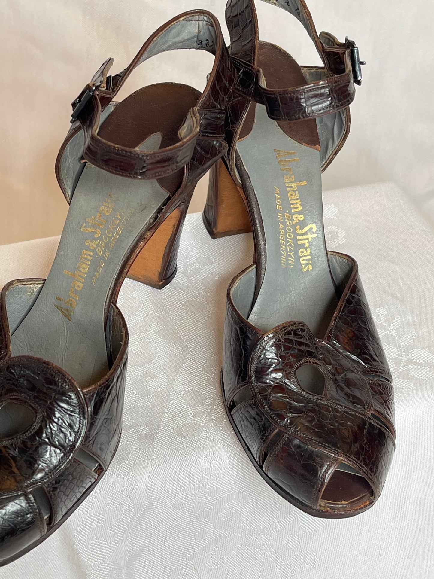 40s brown alligator pumps