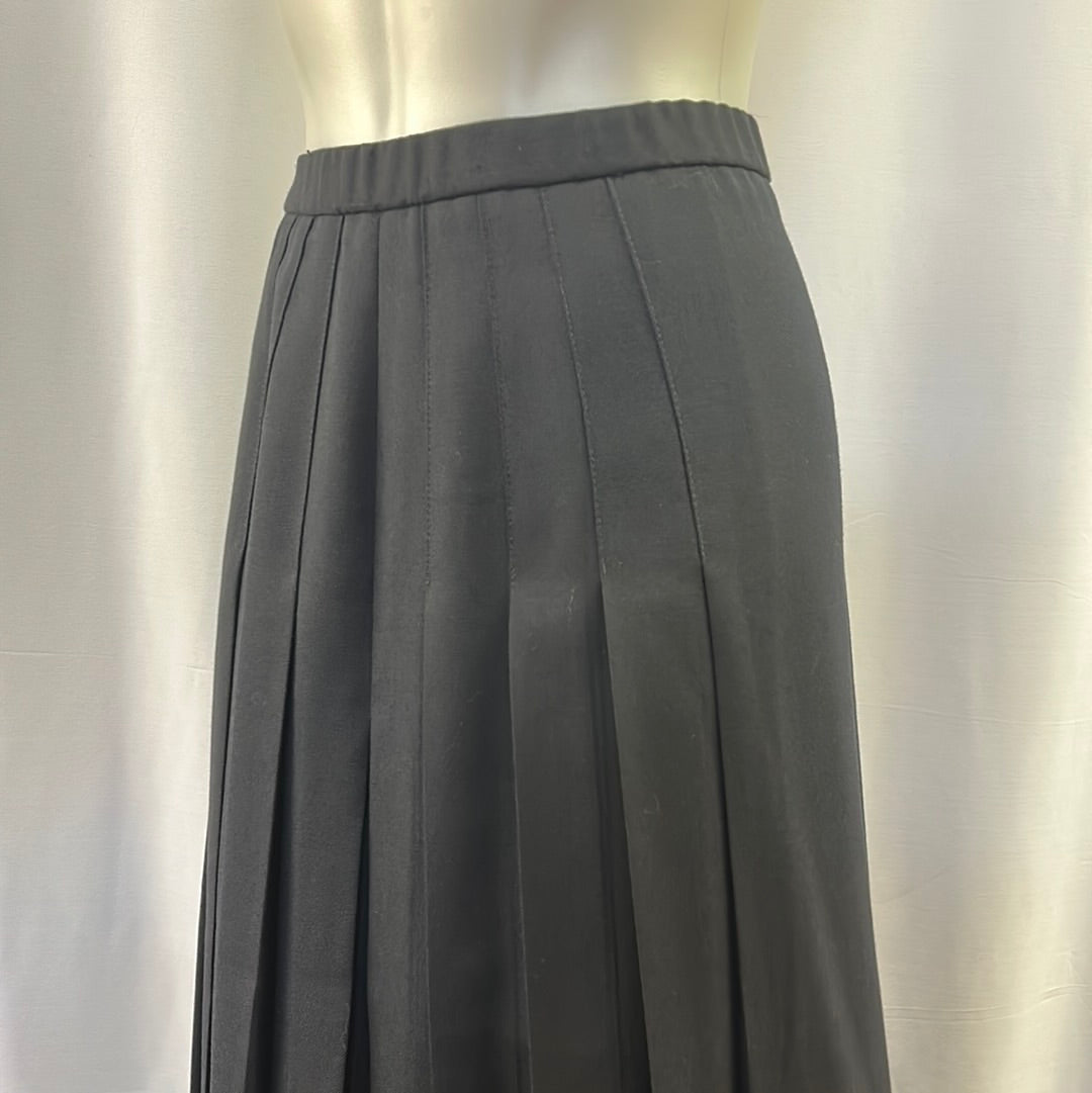 Women’s Black Pleated Pendleton Skirt