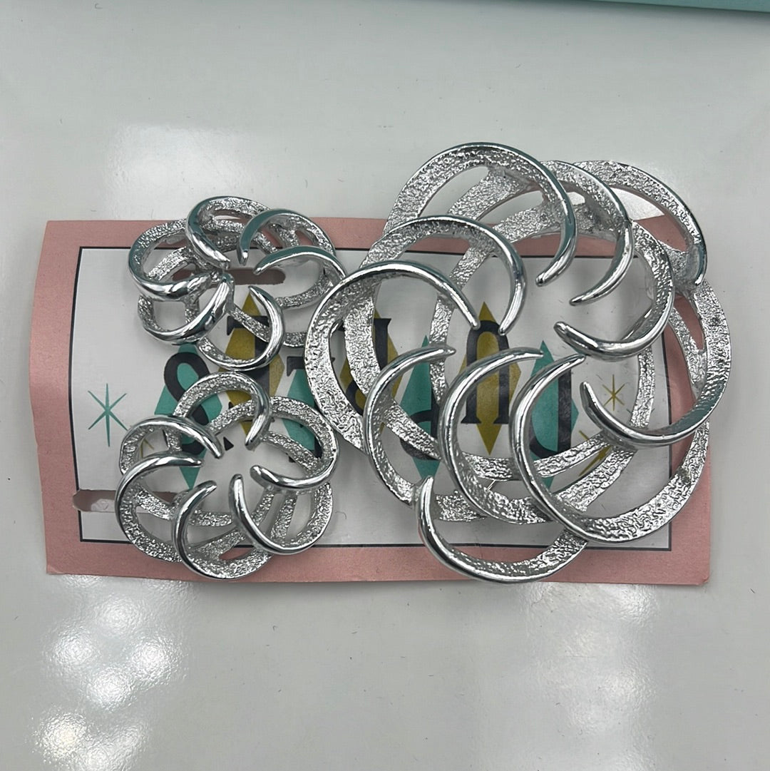 Sarah Coventry brooch & earring set