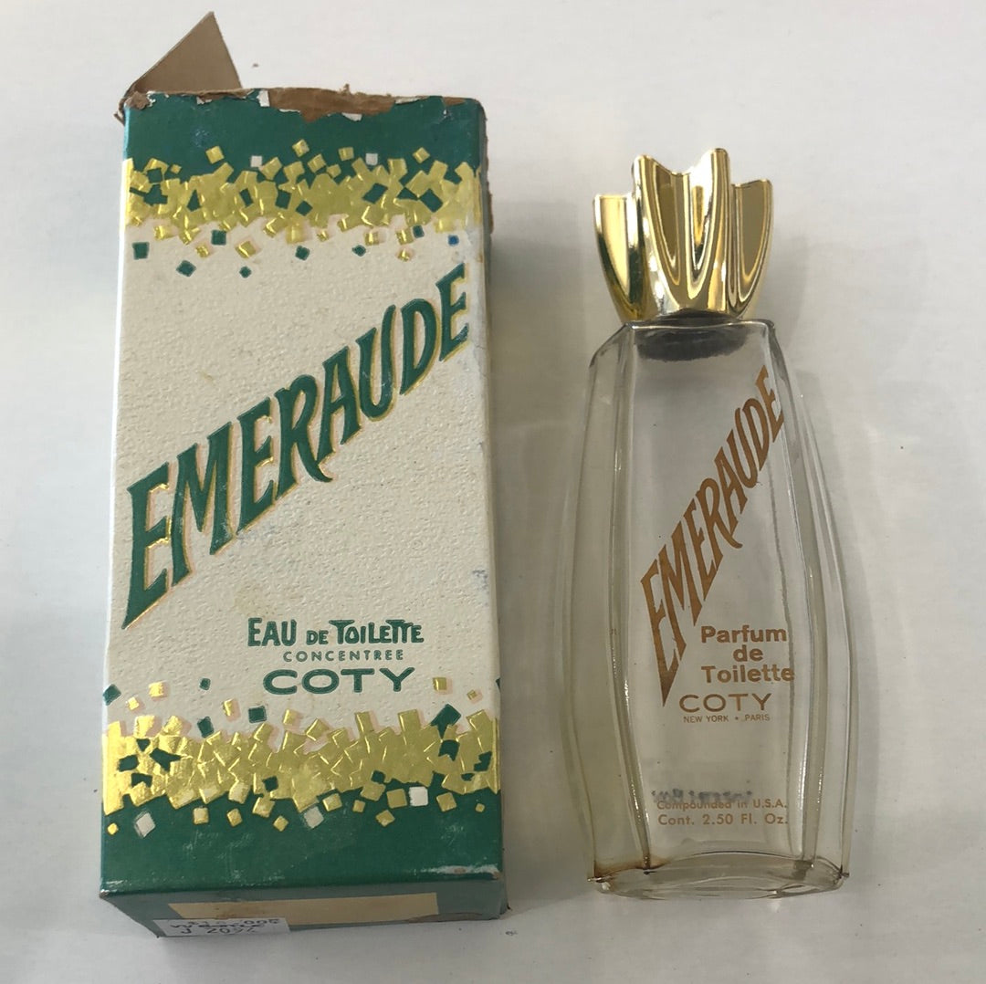 Emeraude bottle and box