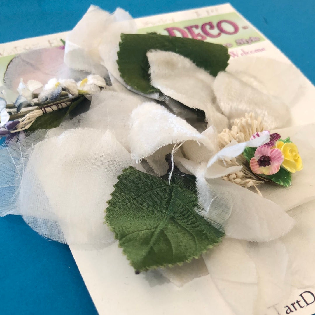Tart Deco white hair flower